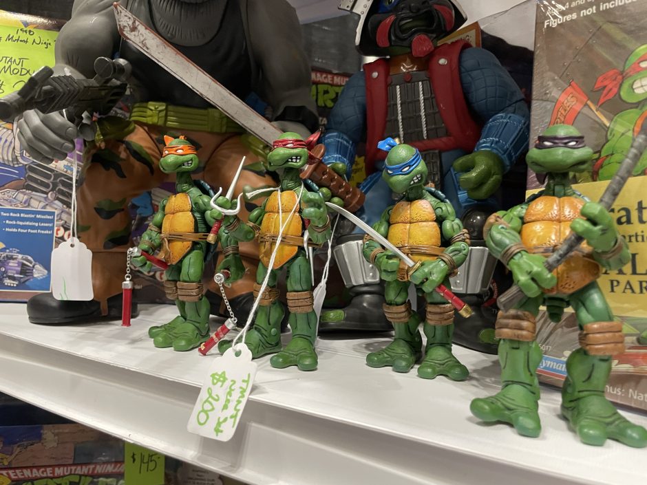 Bootleg TMNT NECA figures at New York Comic Con